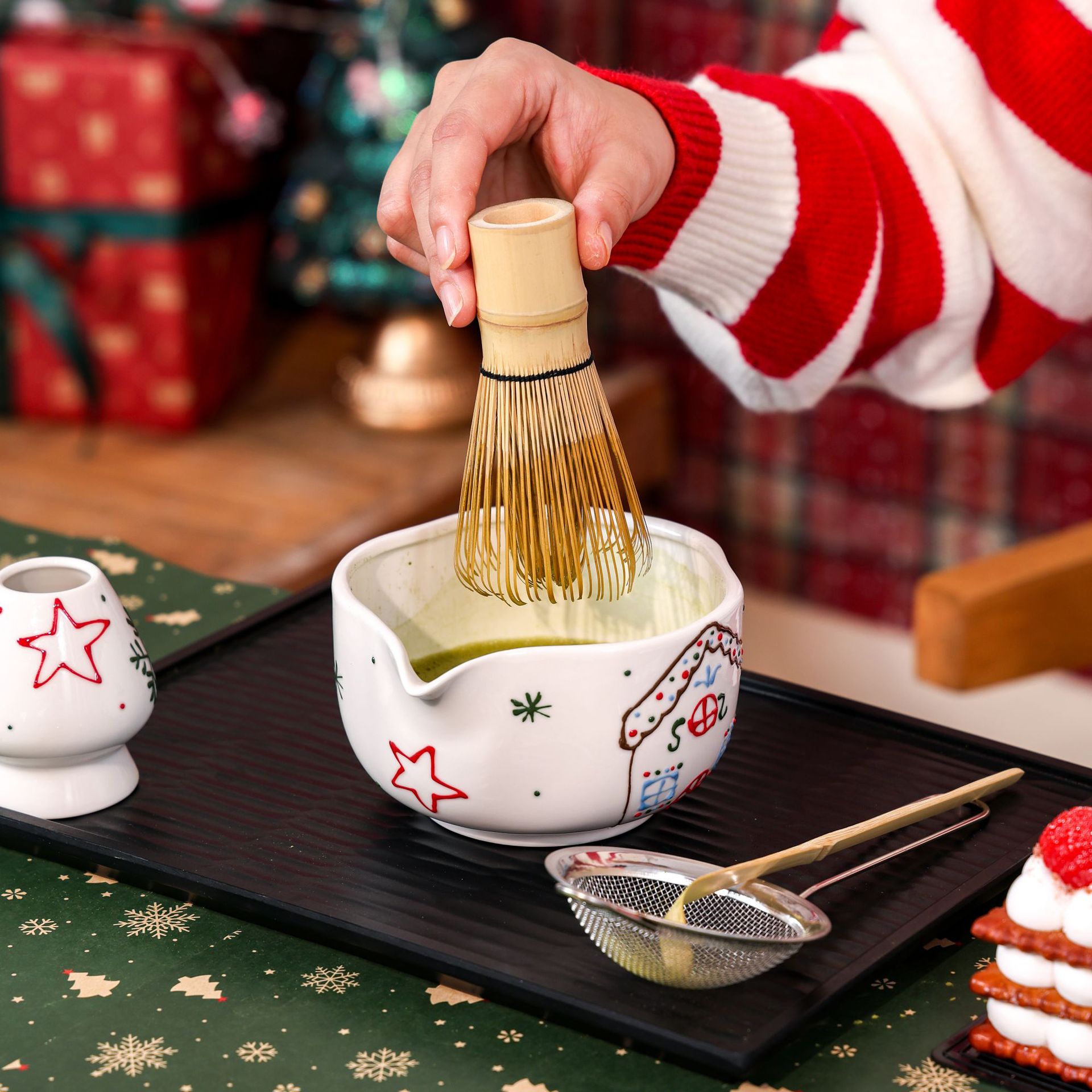 Christmas Themed Hand-Painted  - огляд і ціна Matcha Whisk Set